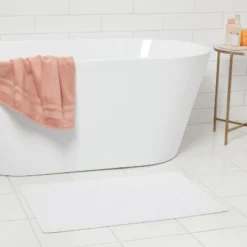 20"x32" Snow Leopard Bath Mat White - Threshold™